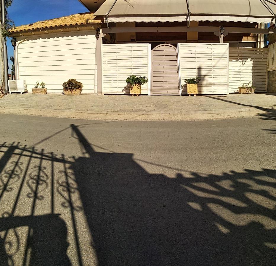 Alternative Country House 10 Minutes From Athens Airport Луца Экстерьер фото